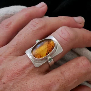 Bague argent 950, ambre naturelle Mexique et turquoises. Design élégant et épuré. Pièce unique, Eliz'art (Bordeaux)
