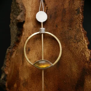 Pic à cheveux/pendentif artisanal en laiton, argent et labradorite. Pièce unique, fait main par Eliz'art, bijoutière-orfèvre à Bordeaux