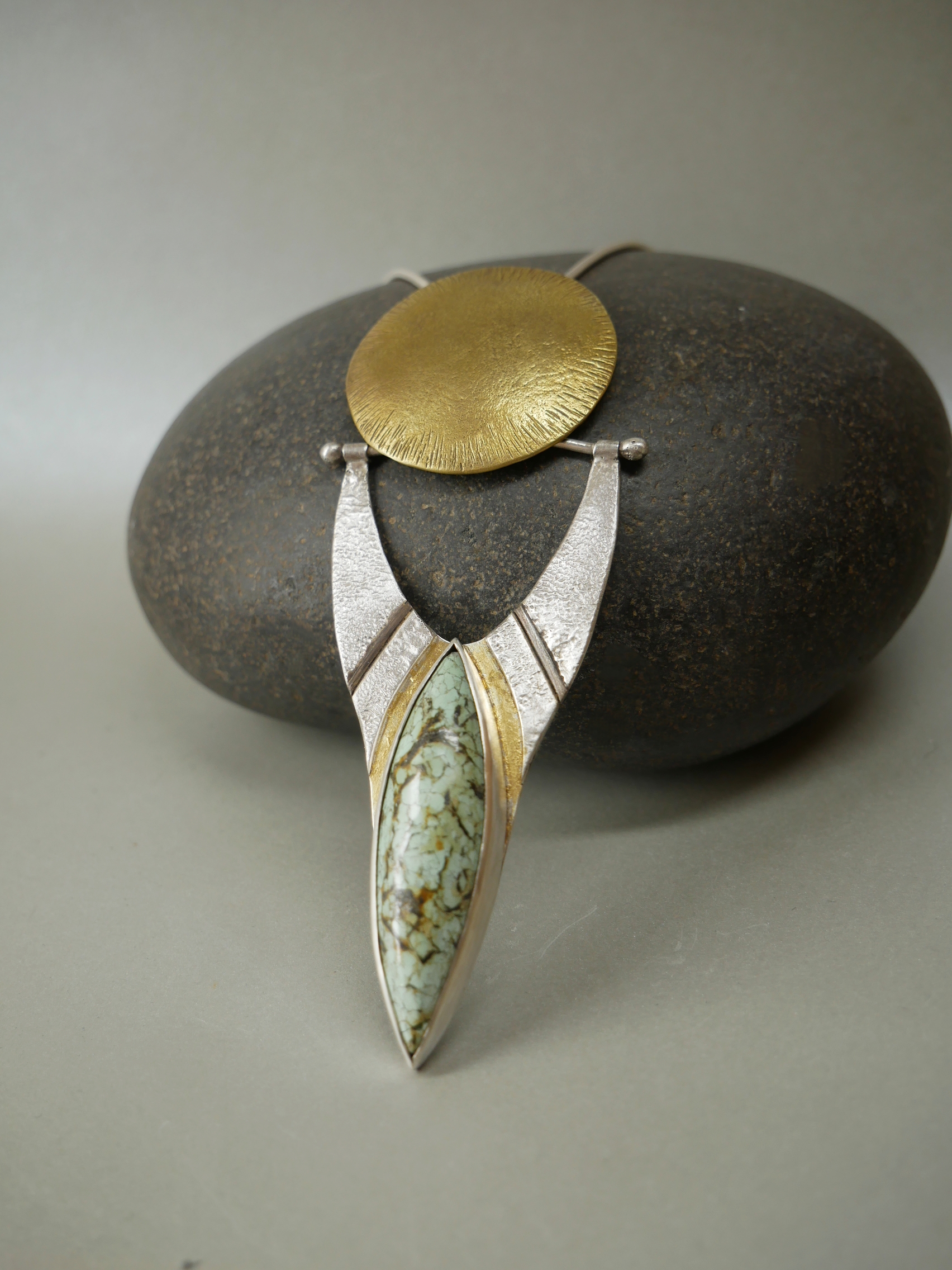 Handmade textured silver and brass statement pendant, turquoise and 22k gold leaf keum-boo detail, artisan jewelry Bordeaux, Eliz'art