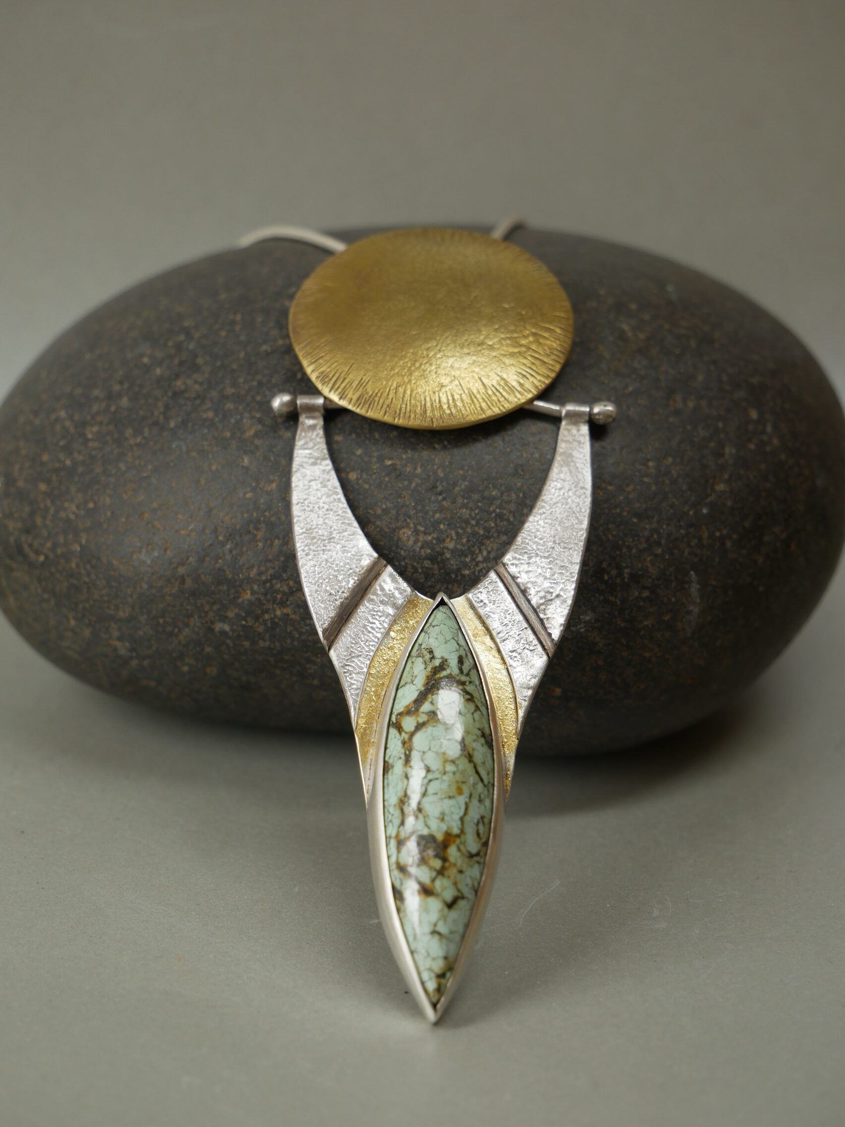 Handmade textured silver and brass statement pendant, turquoise and 22k gold leaf keum-boo detail, artisan jewelry Bordeaux, Eliz'art
