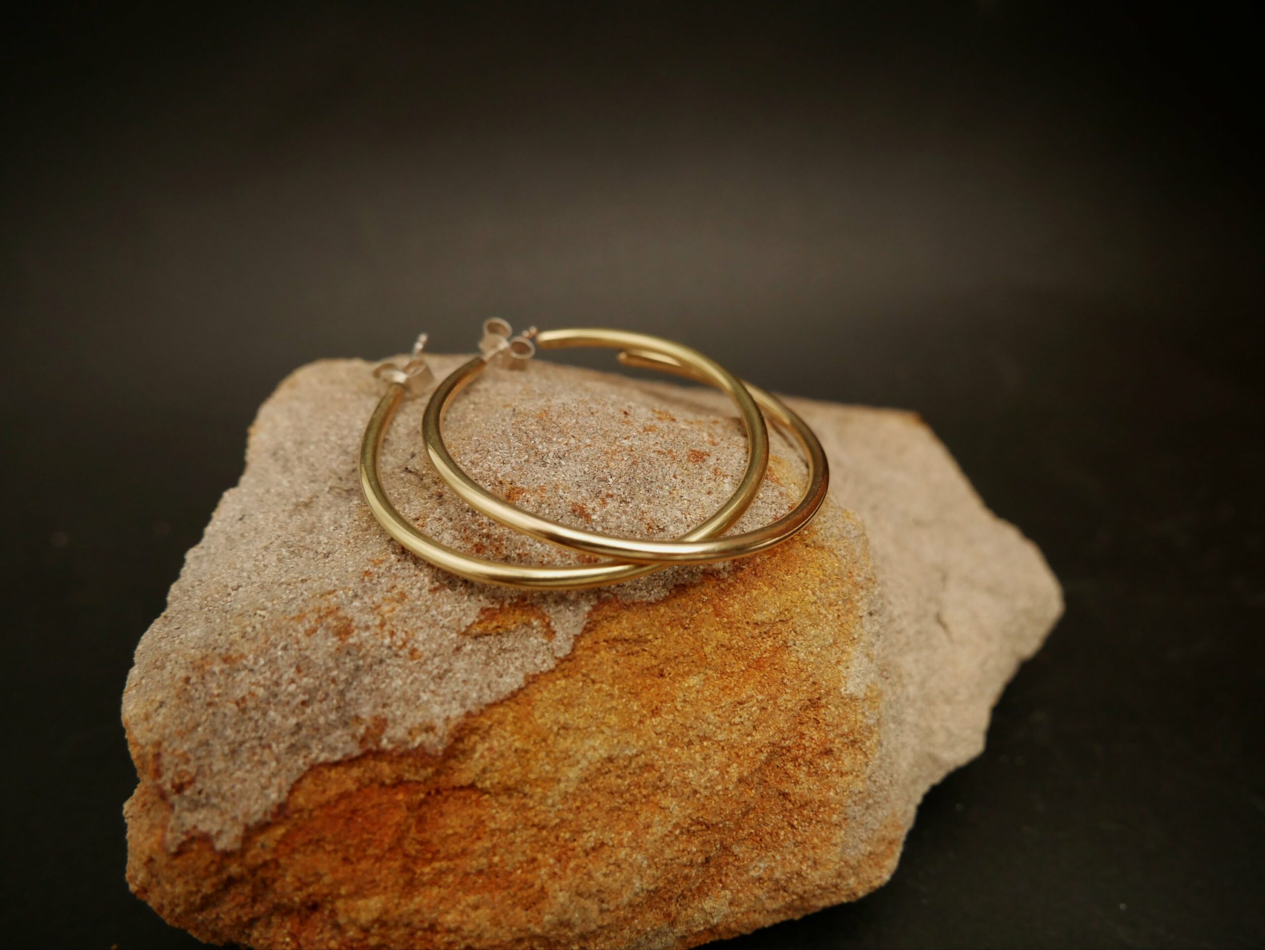 Créoles "Hemka" en argent et laiton – Image 2